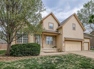 8375 Timber Trails Dr, De Soto, KS 66018