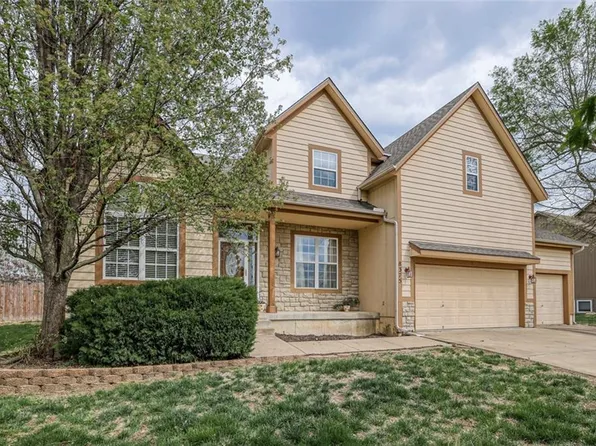 8375 Timber Trails Dr, De Soto, KS 66018