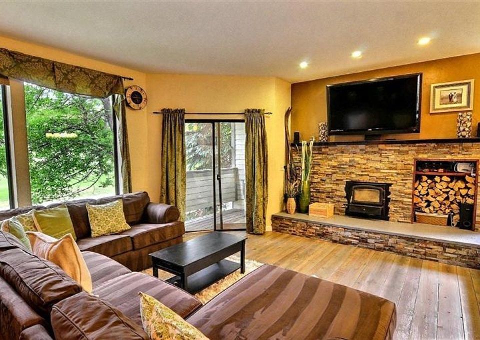 2nd image of 105 Columbine Cir #5B