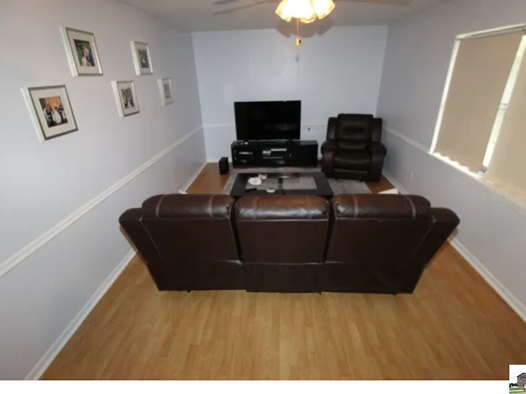 204 Oak St — Photo 5