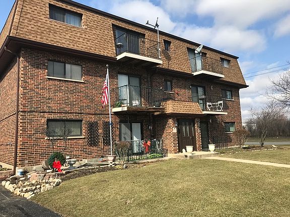 2nd image of 1594 Liberty Dr APT 1N