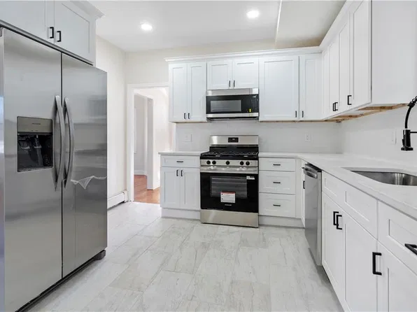 162 Cumberland St, Providence, RI 02908