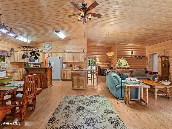 2nd image of 25431 N Lantern Hill Rd