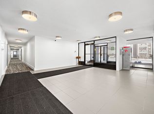 2200 Roche Ct #906, Mississauga, ON L5K3Z6