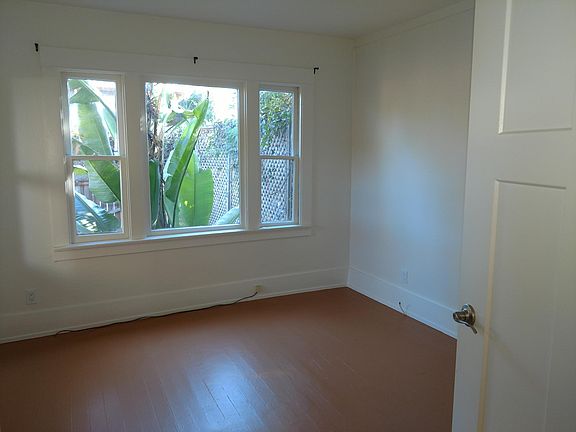 5th image of 635 Brooks Ave