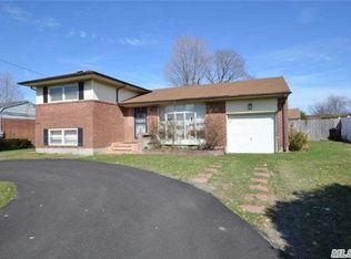 468 Commack Rd, Commack, NY 11725