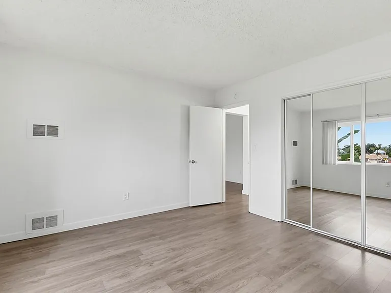 660S Garfiled — Photo 40