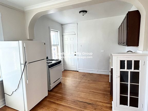 4th image of 2948 W Belle Plaine Ave Unit 2