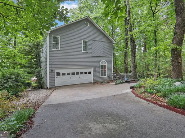 8788 Lake Dr, Snellville, GA 30039