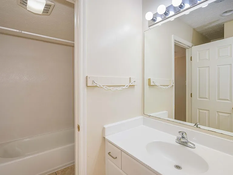299 E 15th Ave #4 — Photo 9