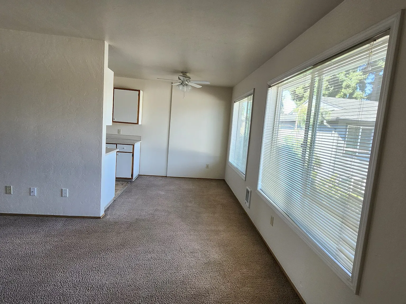 2 bed, 800 sqft, $1,375 — Photo 3