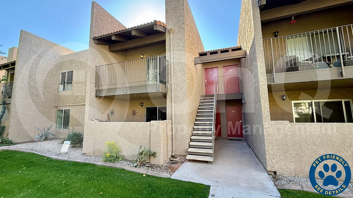 Building Photo - 5525 E Thomas Rd #R7