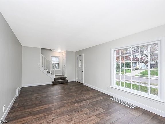 5th image of 1444 Oakwood Ave