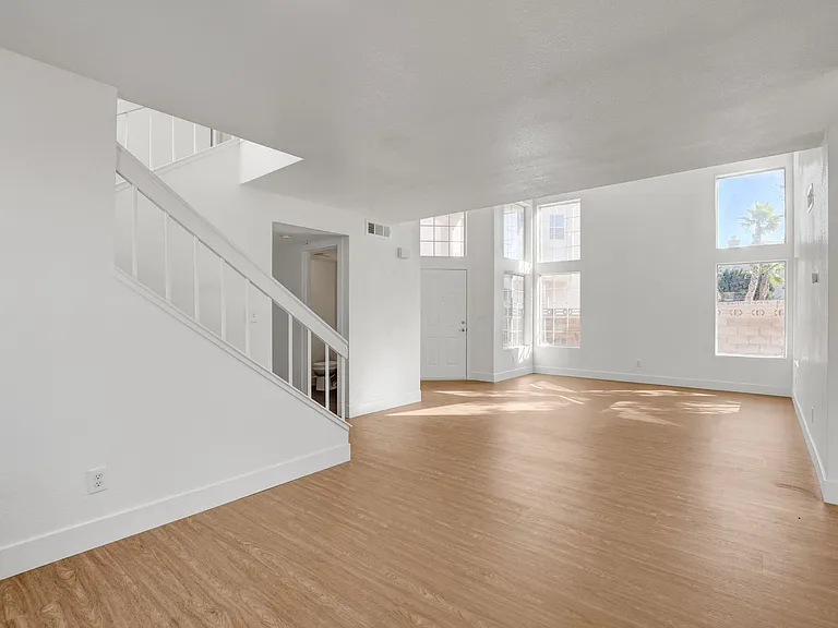 8005 Vision St — Photo 10