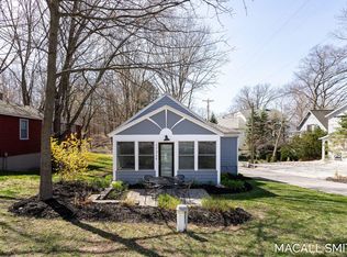 17264 Lake Ct, Holland, MI 49424