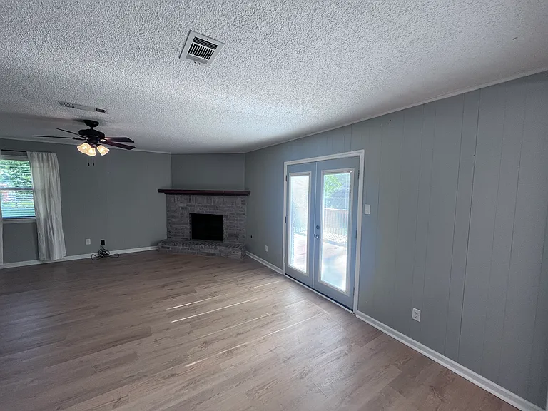 113 Cornwall Ct — Photo 11