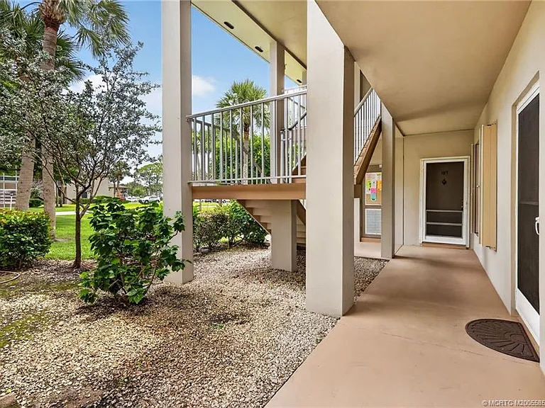 2 Lake Vista Trl #107 — Photo 3