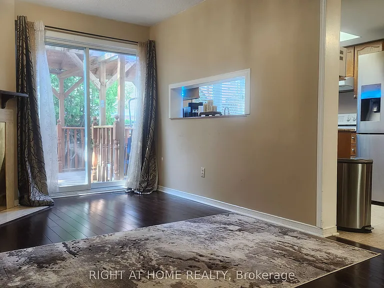 59 Havenhurst Cres — Photo 7