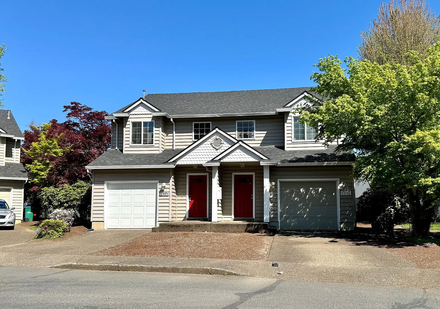 Nicely Renovated 2 Bedroom, 2.5 Bath Townhouse with Garage — Photo 3