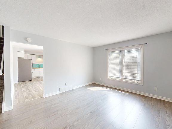 5th image of 107 Conway Dr #201