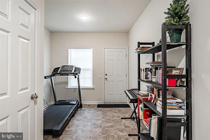 733 Sun Valley Ct — Photo 36