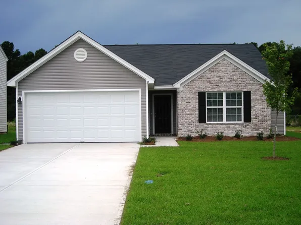 62 Roseberry Cir, Port Wentworth, GA 31407