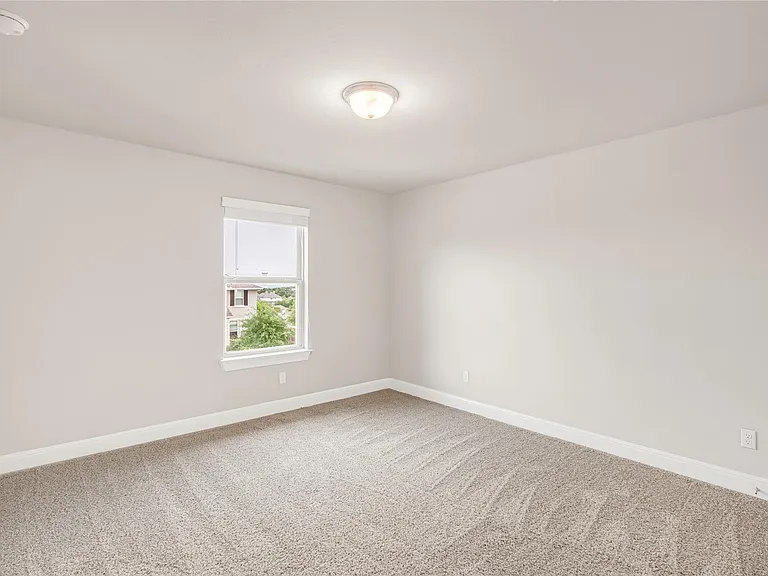 5300 Cipriano Dr — Photo 32