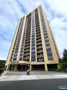 800 Palisade Ave APT 902, Fort Lee, NJ, 07024