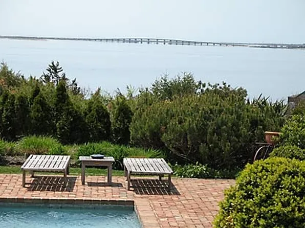 https://photos.zillowstatic.com/fp/0db1ce66dbf6a57ac9eb4e8f970acfac-p_e.webp