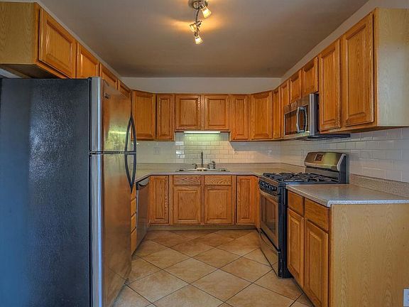 4th image of 1820 Carol St NE