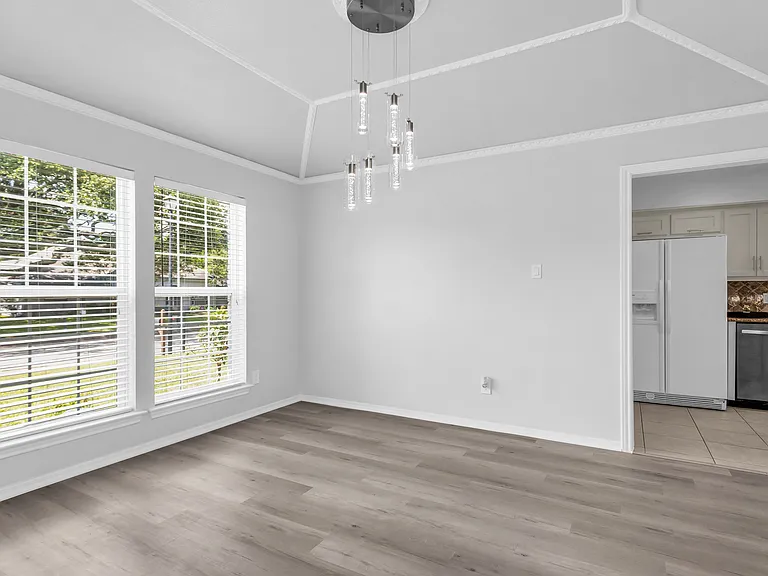 7233 Rustic Valley Dr — Photo 9
