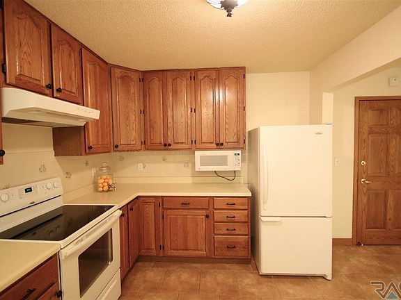 5th image of 1210 W 57th St APT 104