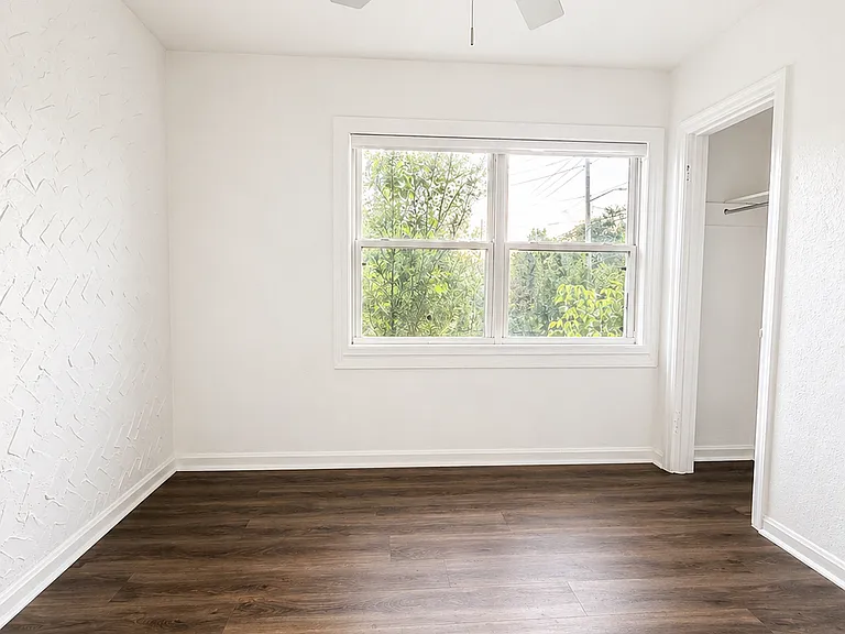 1715 N Bumby Ave — Photo 13
