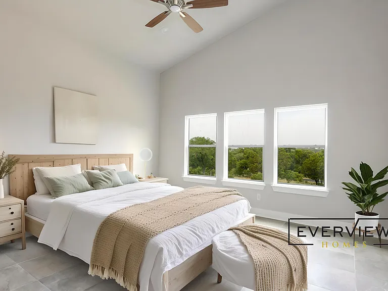 1314 Clayton Nolen Dr — Photo 8