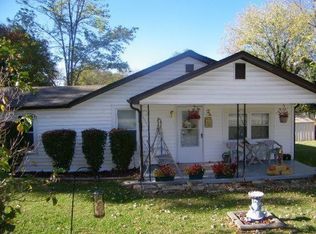 121 Rogers Cir, Lenoir City, TN 37771