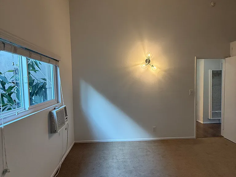 1709 N. Fuller Ave — Photo 35