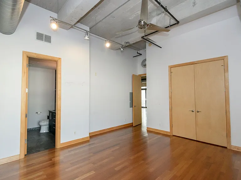 239 E Chicago St #307 — Photo 13