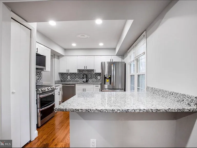 9612 Hillock Ct #3 — Photo 7