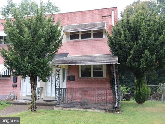 2100 Valley View Dr, Folcroft, PA 19032
