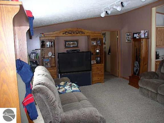 3rd image of 9244 Pine Circle Dr W