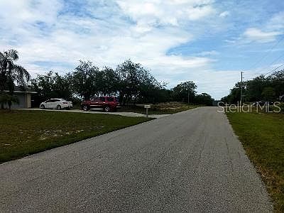 4th image of 35 Fairway Dr