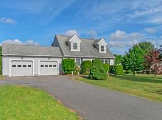 52 Pachaug River Dr, Griswold, CT 06351
