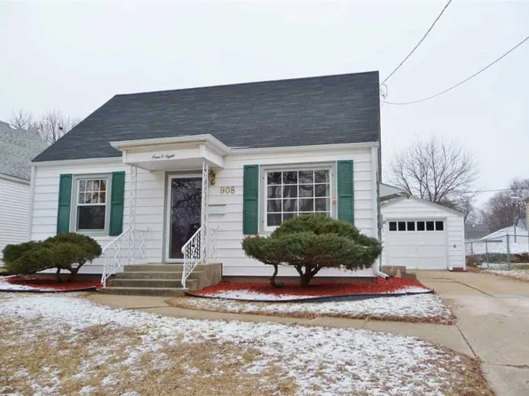 908 Peter Ave, Rockford, IL 61108
