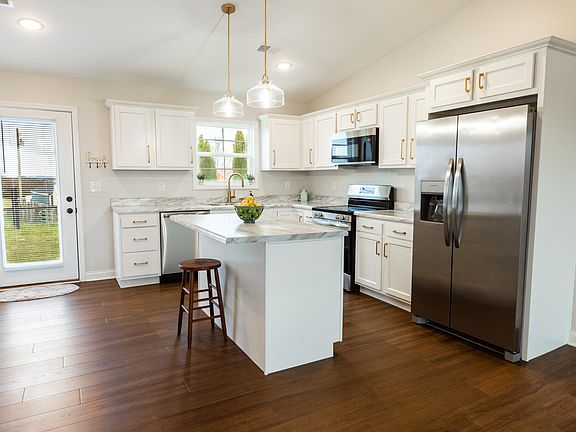 3rd image of 411 Trina Ln