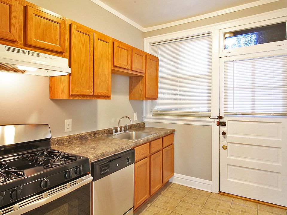 101111 S. Harvey Ave. and 237249 South Blvd. Apartment Rentals Oak