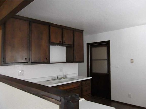 4th image of 597 Kern Ave