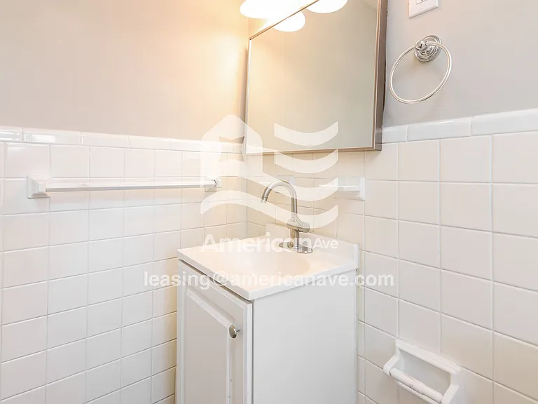 20509_010_main_bathroom_10.jpg