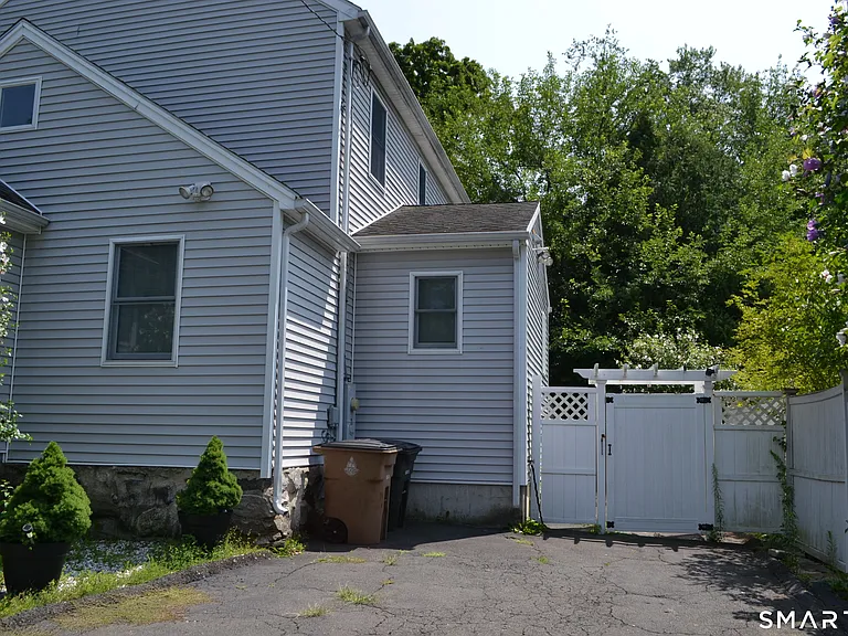 40 Emma Rd — Photo 3