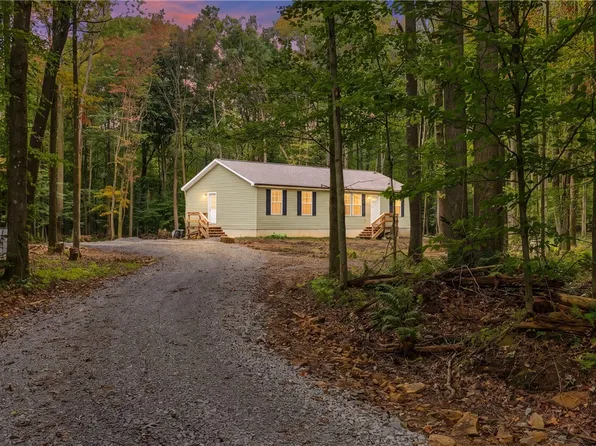 3015 Oak Ridge Ln, Champion, PA 15622