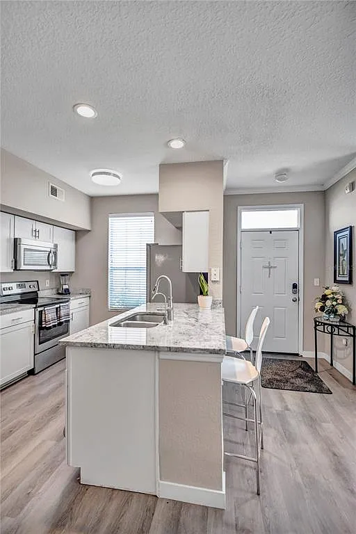 2 bed, 2.0 bath, 1140 sqft, $1,950 — Photo 3